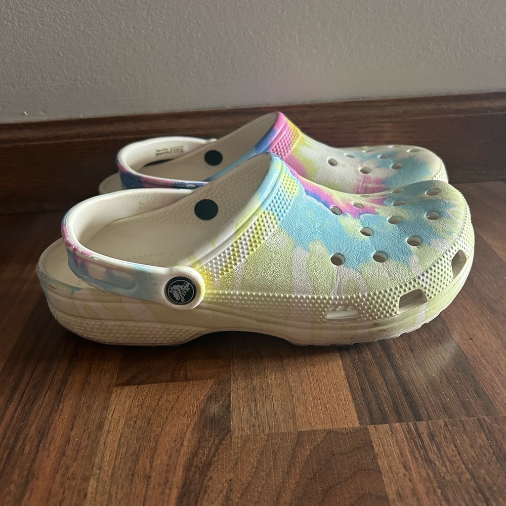 Women's Size 9 Tye Dye Crocs